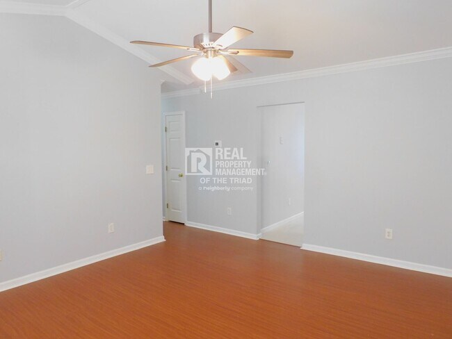 Building Photo - 3 Bed / 2 Bath Home Near UNCG
