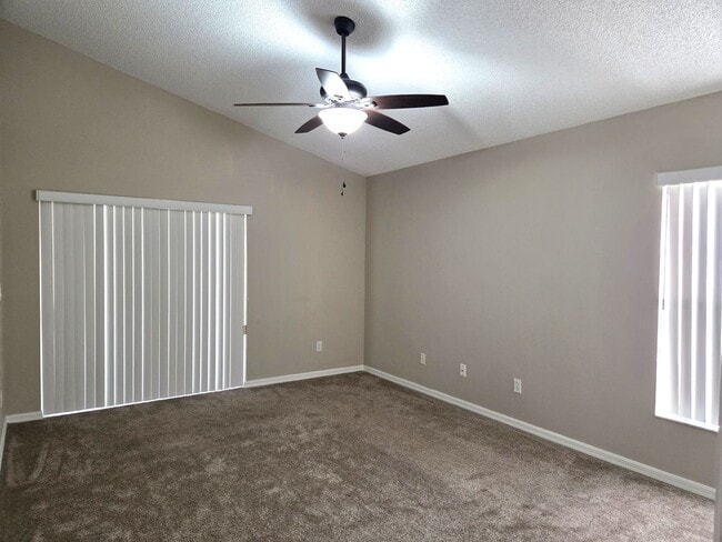 Building Photo - 3/2 In King's Ridge 55+ Community