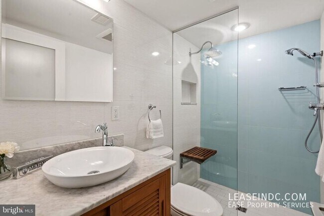 Building Photo - 260 15th St SE