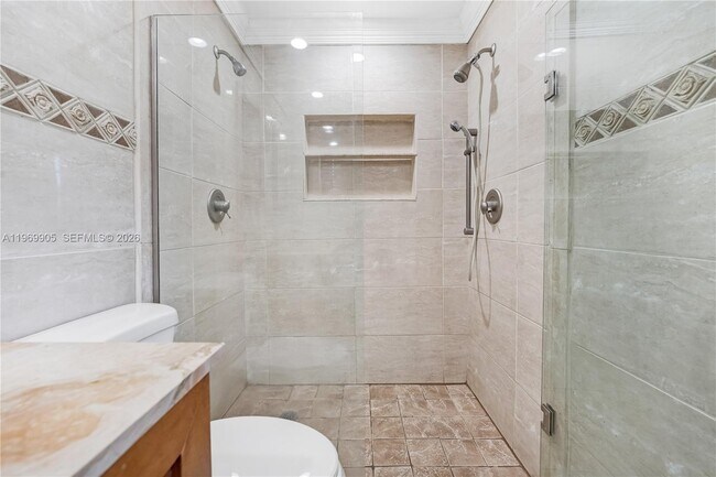 Building Photo - 215 Entrada Dr