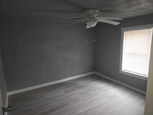 Building Photo - 1701 Boney St