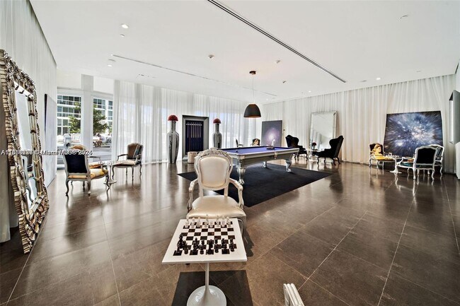 Building Photo - 495 Brickell Ave