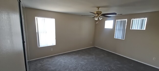 Building Photo - 38235 Armstrong Dr
