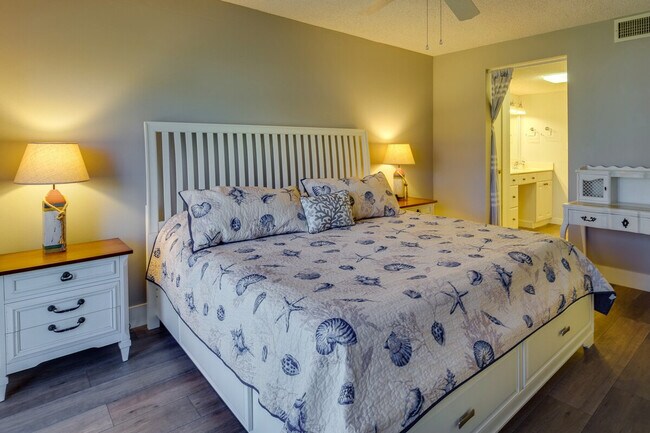 Building Photo - 2400 S Ocean Dr