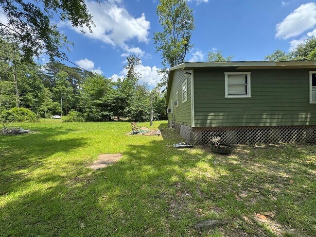 Building Photo - 979 Hillbilly Heaven Rd