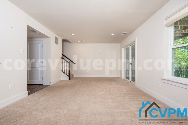Building Photo - 2542 Buckthorn Dr
