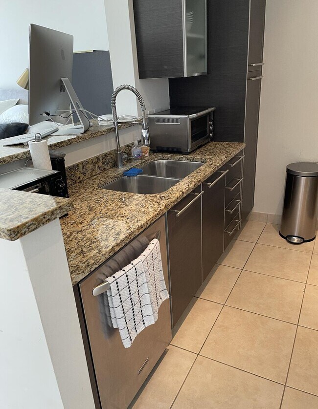 Building Photo - 550 Okeechobee Blvd