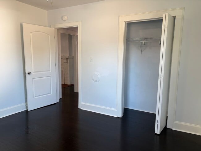 Building Photo - 4 Bedroom, 1 Bathroom House in Walkertown!