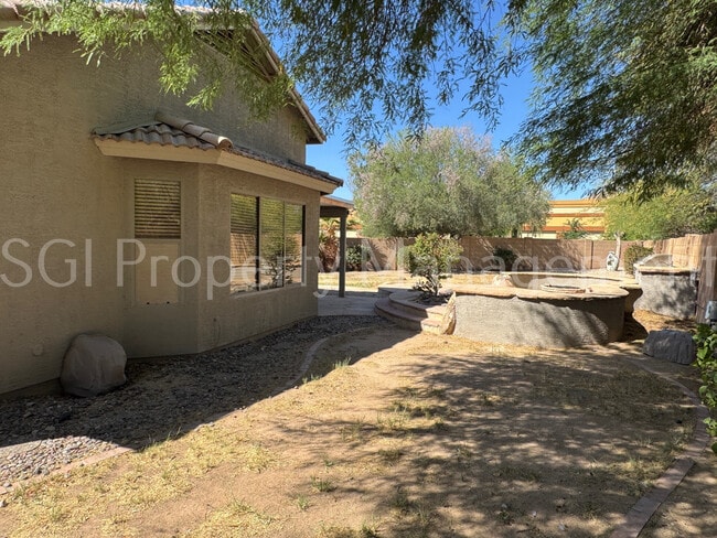 Building Photo - 2602 E Beautiful Ln