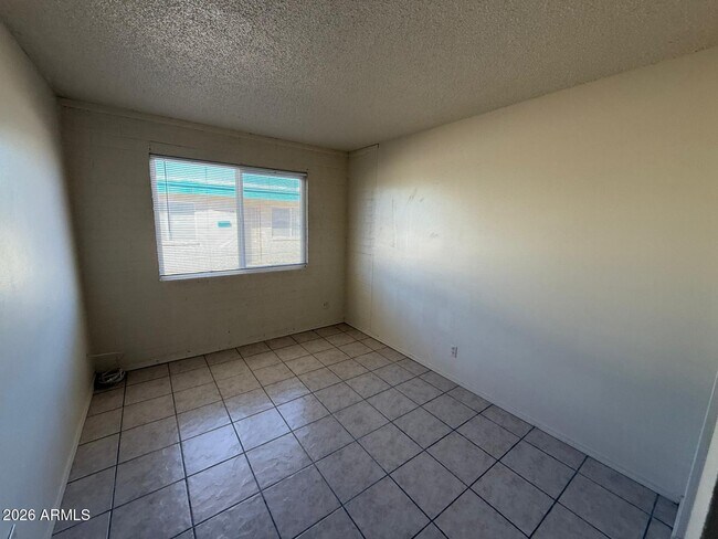 Building Photo - 2048 11th St