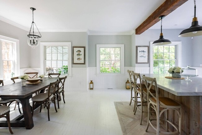 Building Photo - 29 Meadows E