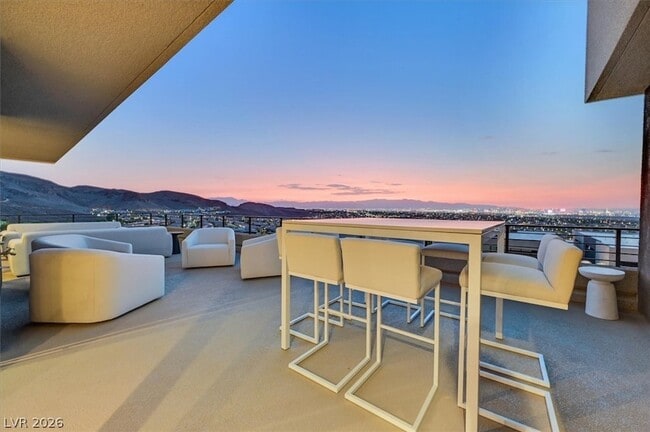 Building Photo - 807 Magnum Cliff Ct