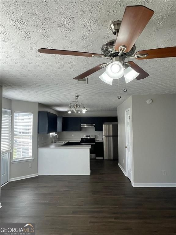 Building Photo - 700 Cannoli Ct