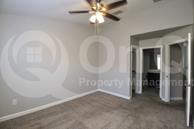 Building Photo - 240 W Juniper Ave