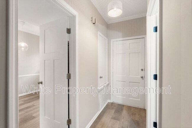 Building Photo - 5949 Quail Hollow Rd