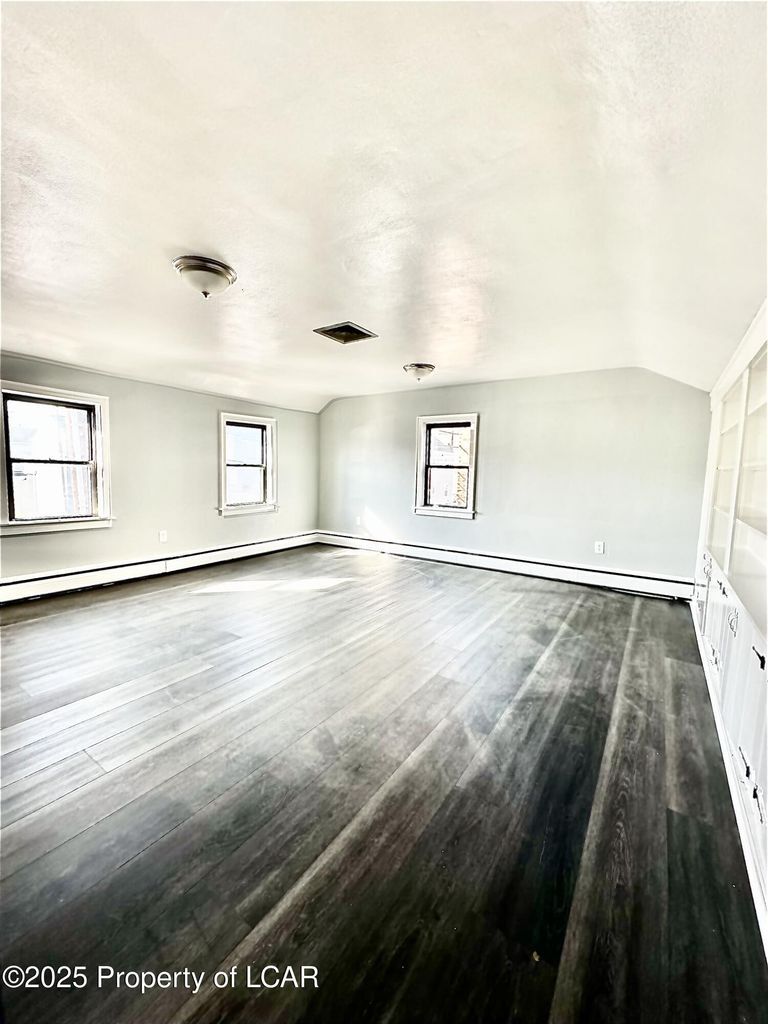 Building Photo - 164 N Washington St