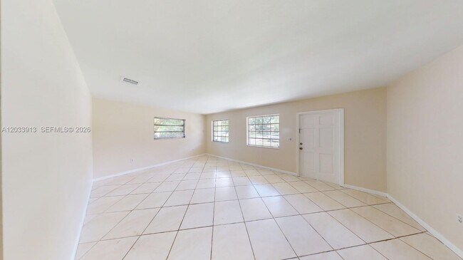 Building Photo - 7882 Grand Canal Dr