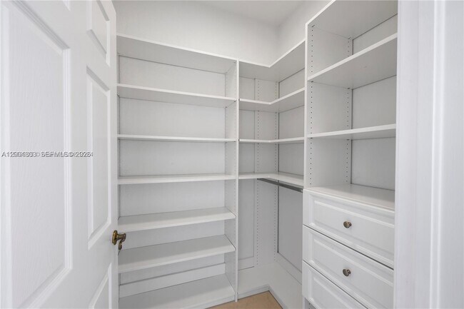 Building Photo - 16449 SW 84th Pl