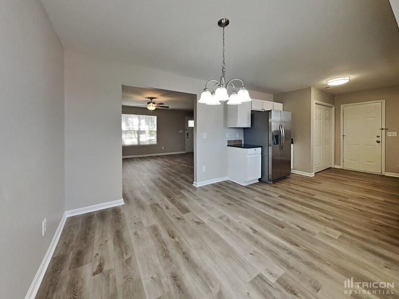 Building Photo - 1521 Clover Ridge Ct