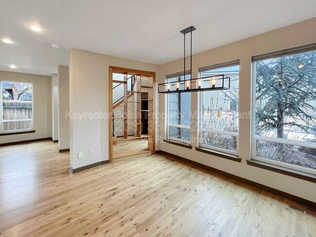 Building Photo - 2640 W Neff St