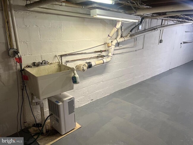 Building Photo - 2712 Canada Hill Rd