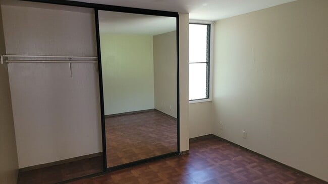 Building Photo - Makaha Valley Plantation 2 Bedroom Town Home