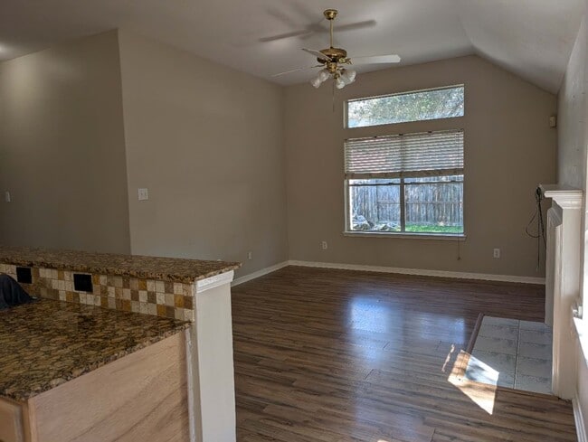 Building Photo - 3123 Bay Creek Dr