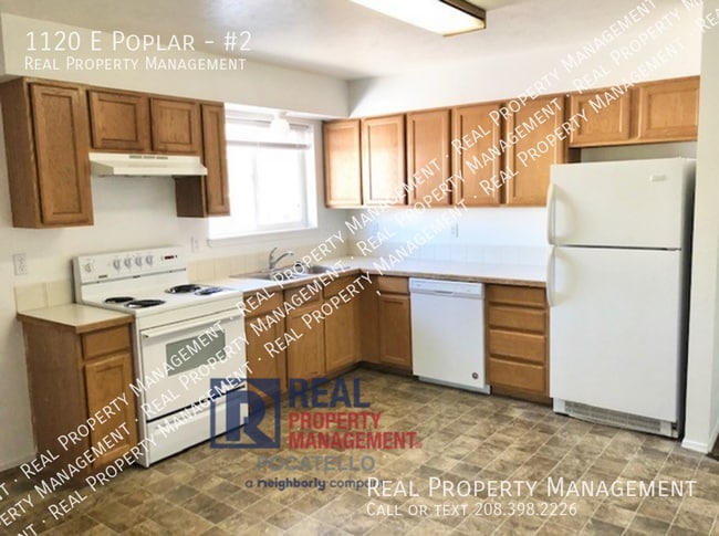 Building Photo - 1120 E Poplar St