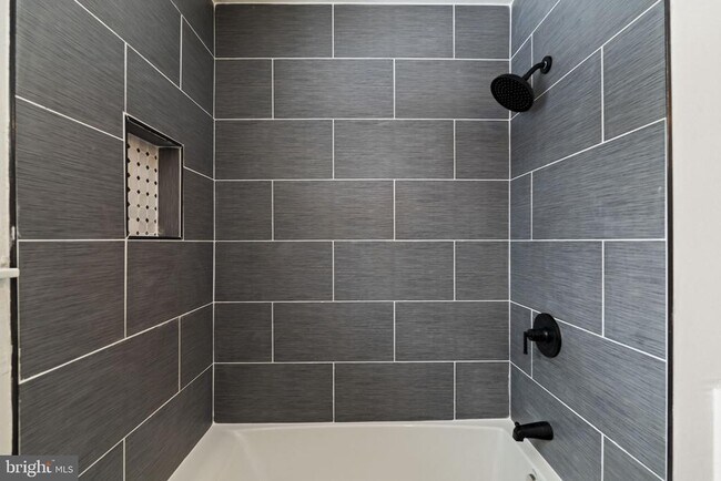 Building Photo - 395 Montgomery Dr