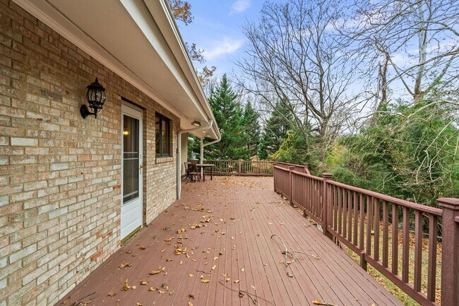 Building Photo - 4 Bed 3 Bath - Bethesda Single Family Home - Move In Ready