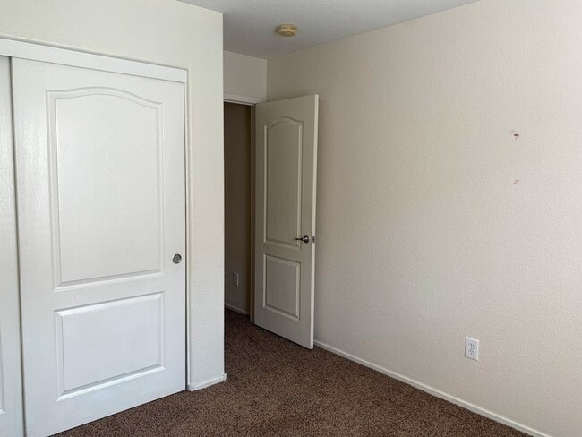 Building Photo - Ready for Move In