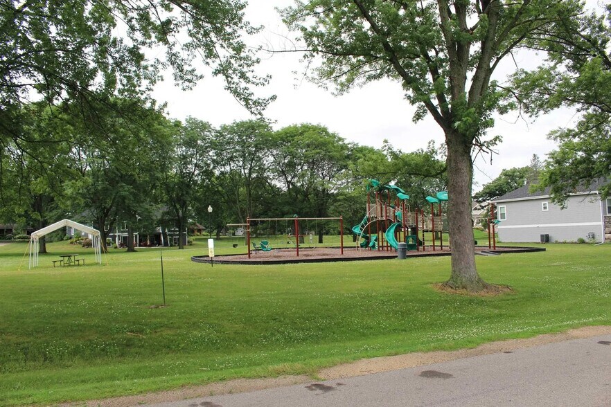 Playground - 6658 Charlie Grimm Rd