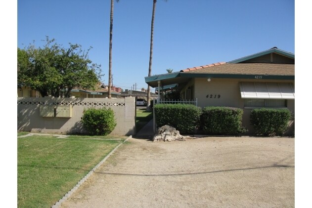 Primary Photo - The Quad