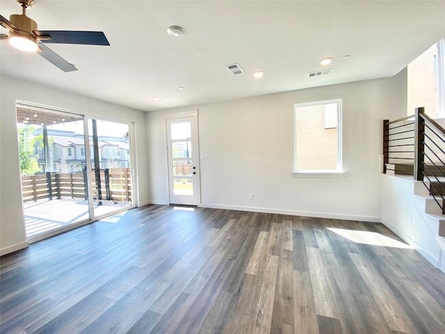 Building Photo - 837 Emerling Dr