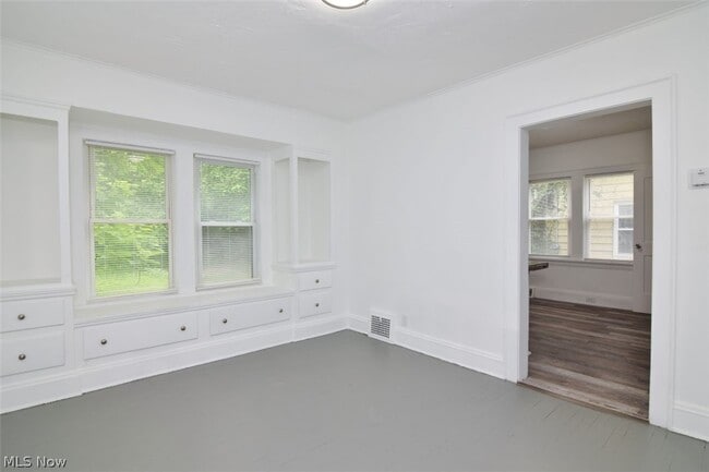 Building Photo - 3369 E 139th St