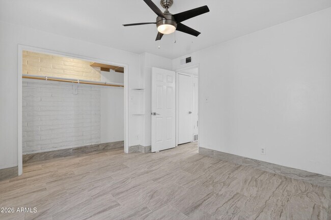 Building Photo - 2925 N 38th St