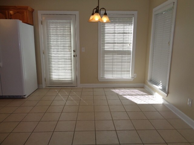 Building Photo - 612 Pointe Clear Dr