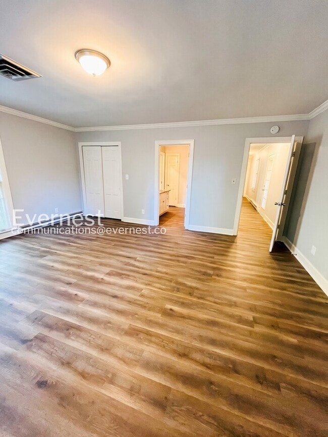 Building Photo - 4 Bed, 3 Bath Home with Fenced Yard / Pet-Friendly / Coming Soon!