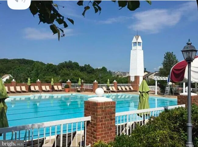 Building Photo - 2637 Glenriver Way