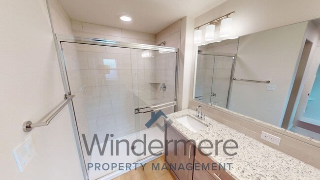 Building Photo - 637 Kingbird Ct