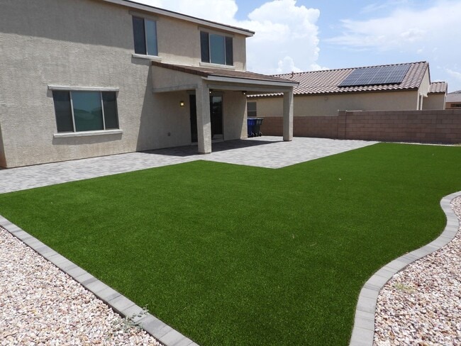 Building Photo - 4 Bedroom 2.5 Bathroom