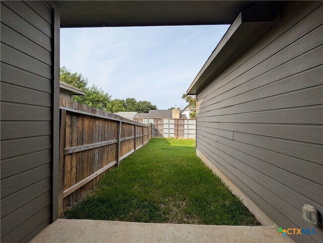 Building Photo - 1243 FM-306 E