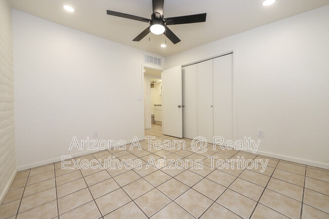 Building Photo - 5650 E Pima St