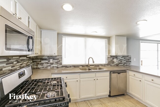 Building Photo - 3763 E Hacienda Ave