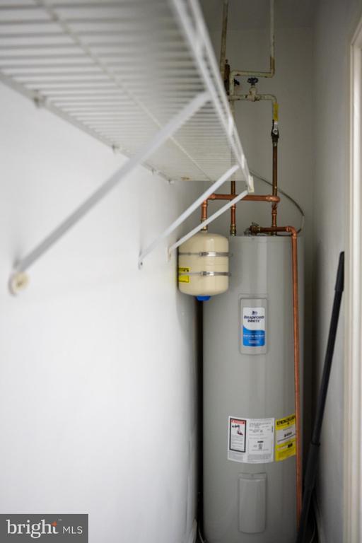 Building Photo - 1211 S Eads St