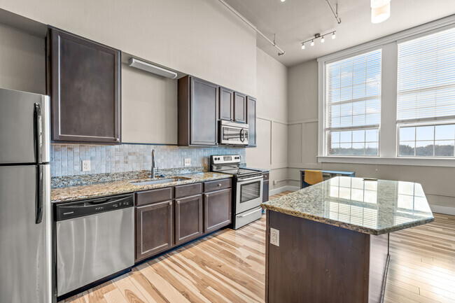 1BR, 1BA - 663SF P2 - West Campus Lofts