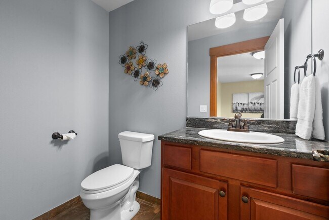Building Photo - 3 Bed, 3 Bath Custom Built Home in Sudden Valley