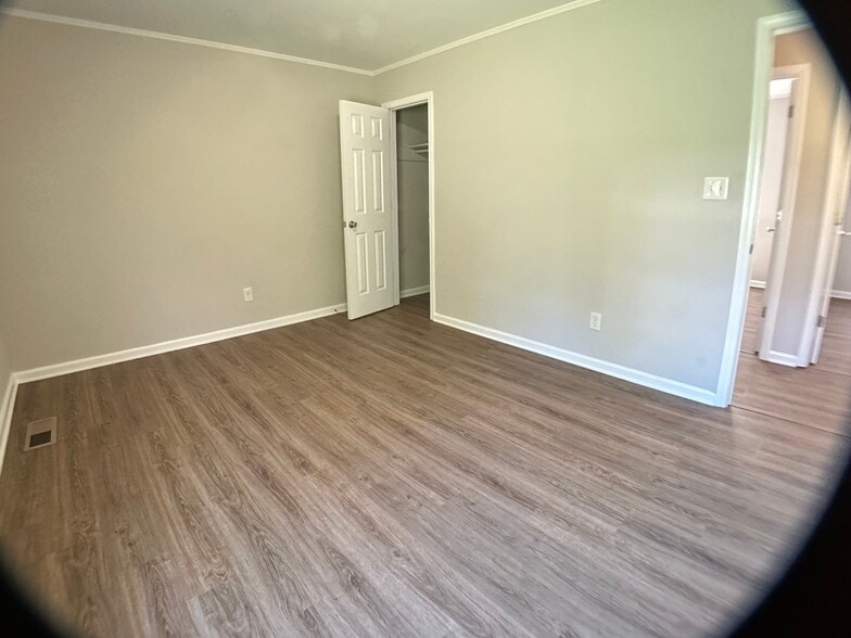 Building Photo - 1806 Alpine Dr