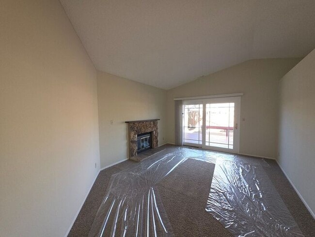 Building Photo - Extensively Renovated 3-Bedroom Home in Desirable Northwest Reno