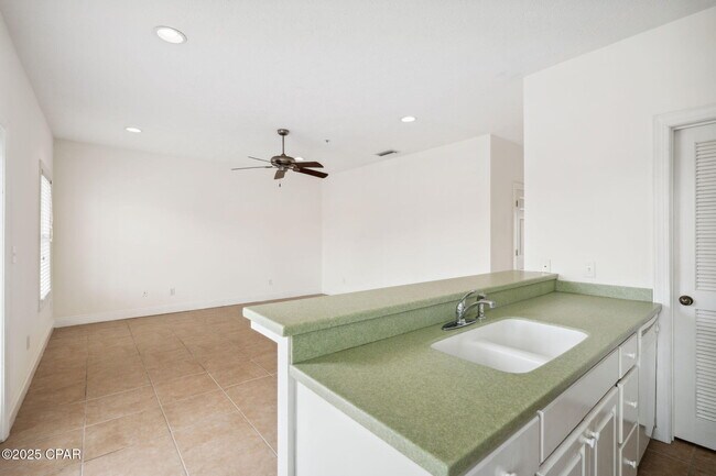 Building Photo - 214 Bonita Cir